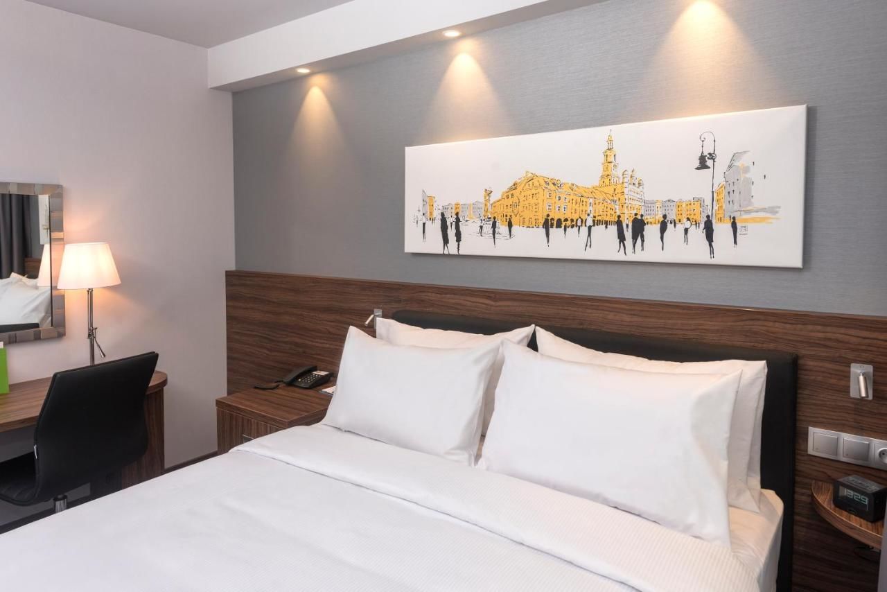 Отель Hampton By Hilton Poznan Old Town Познань-15