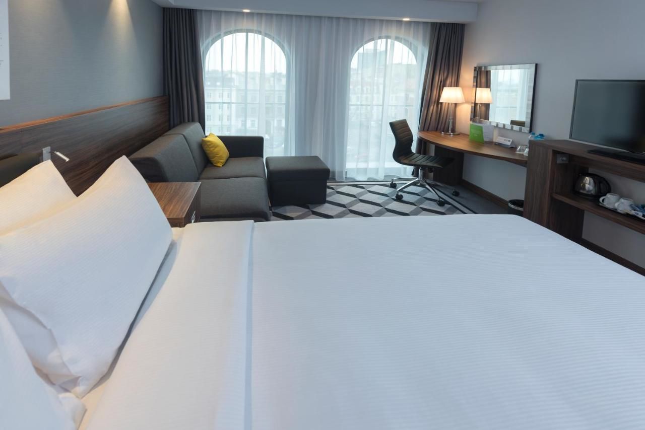 Отель Hampton By Hilton Poznan Old Town Познань-5