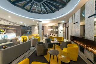 Отель Hampton By Hilton Poznan Old Town Познань-0