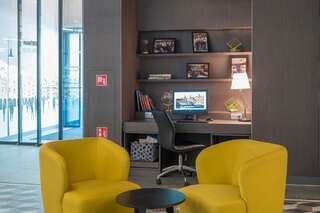 Отель Hampton By Hilton Poznan Old Town Познань-3